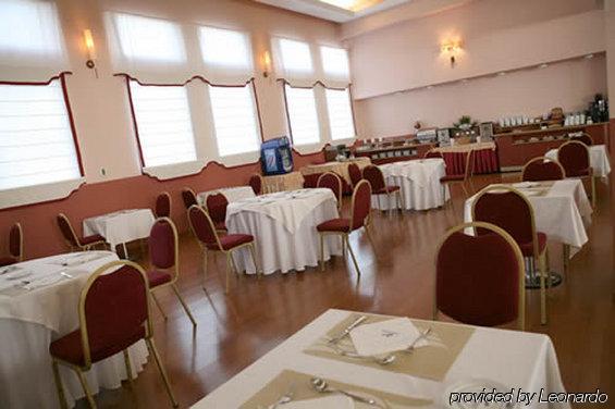 Hotel La Imora خاين المطعم الصورة